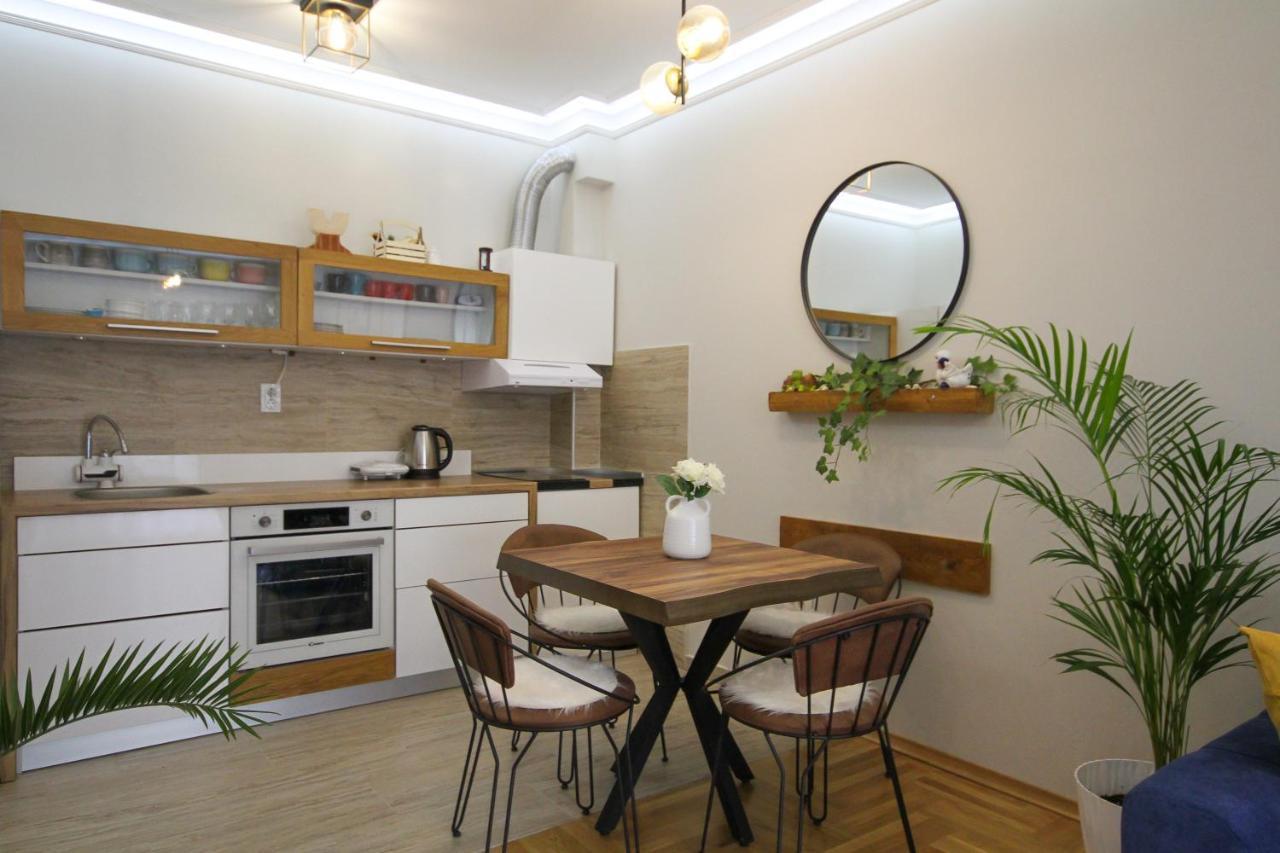 Laki Apartment Tivat Exterior photo